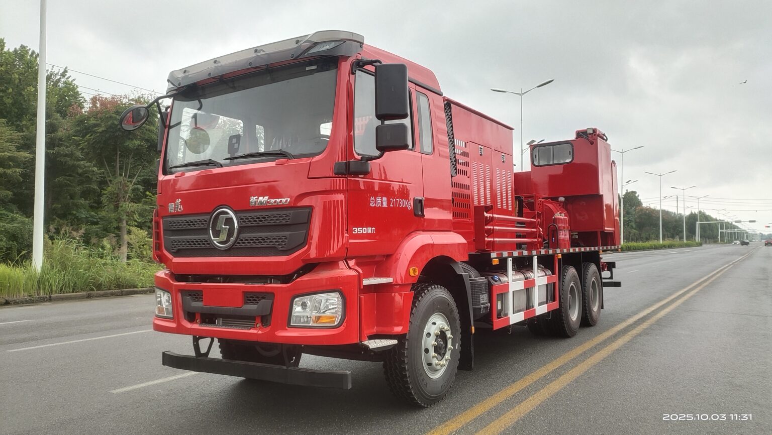 Oilfield cementing equipment for sale configured as a truck-mounted cementing unit