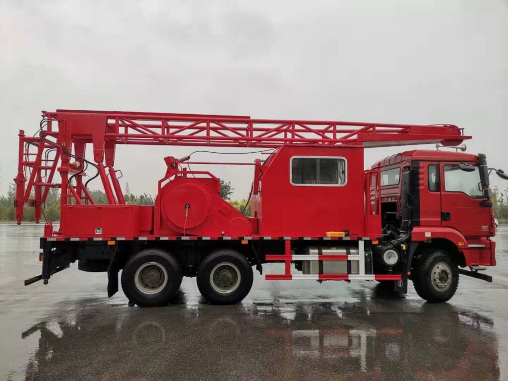 Mobile oil production support truck equipment layout