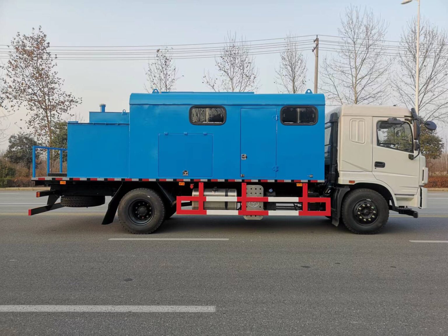 Mobile boiler unit and oilfield heating equipment with burner system