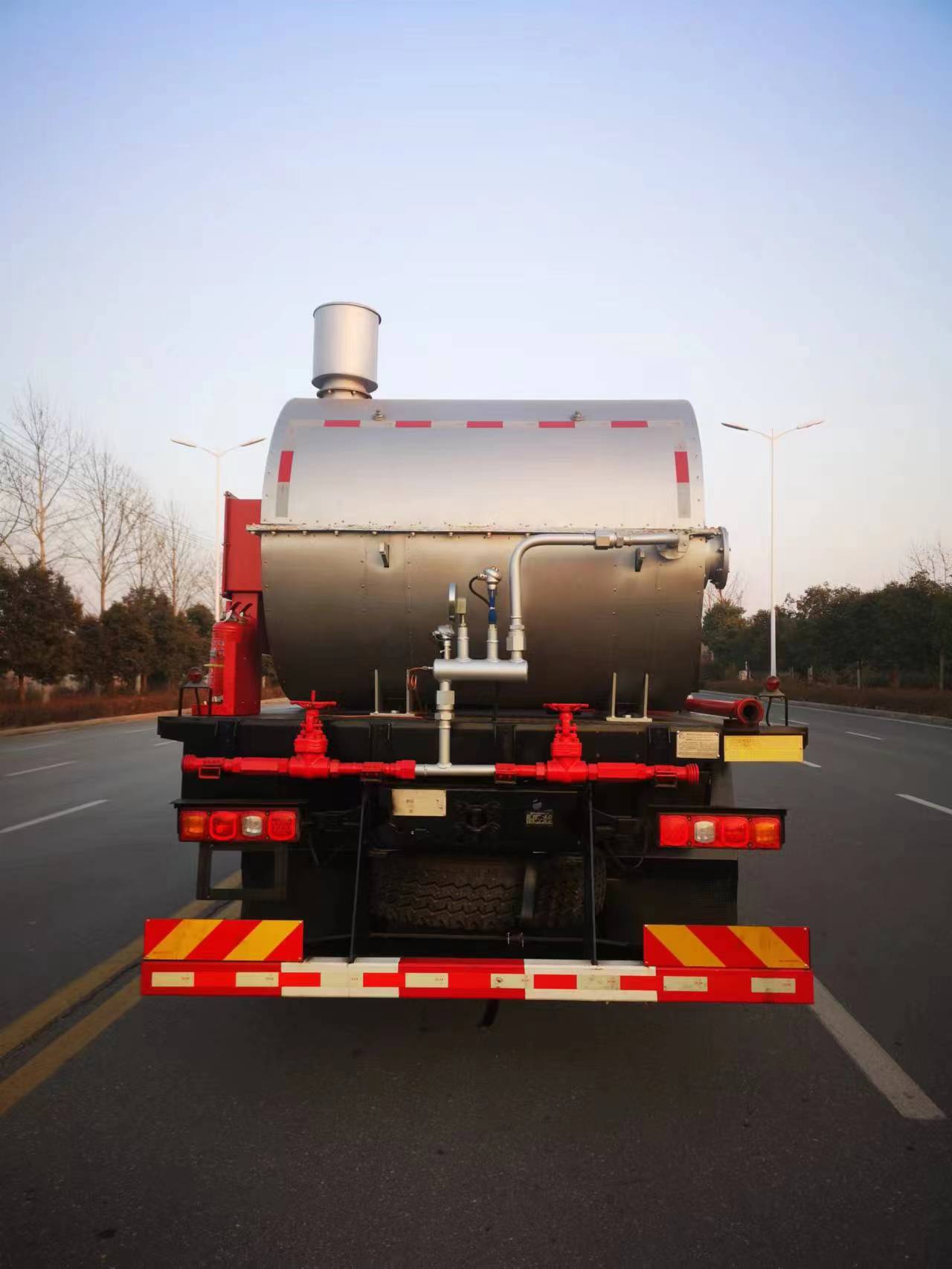 Paraffin removal truck dashboard and controls — advanced monitoring system