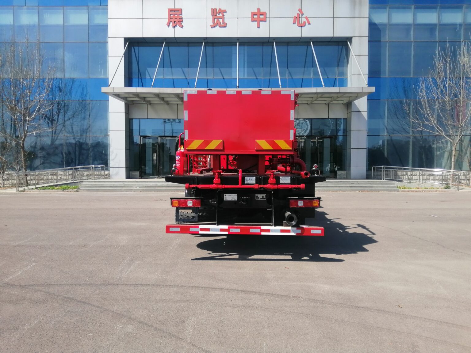 Well flushing and wax removal truck prepared for oilfield service