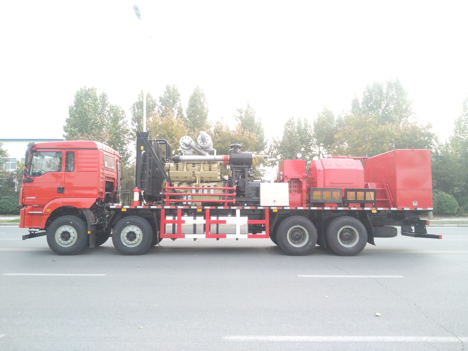 Transmission and pump drive components for oilfield fracturing equipment