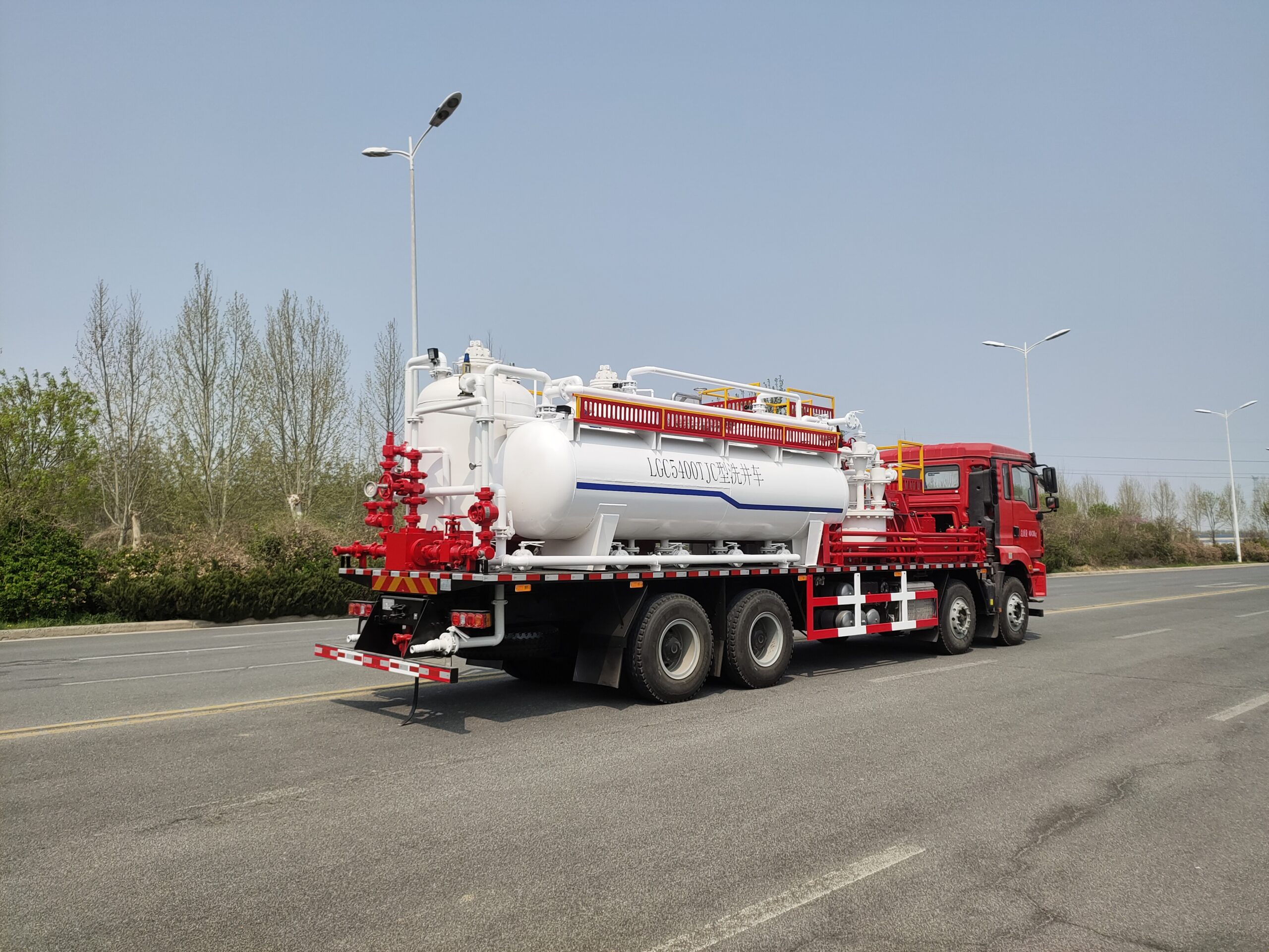 Sand flushing truck rear right perspective — second configuration model