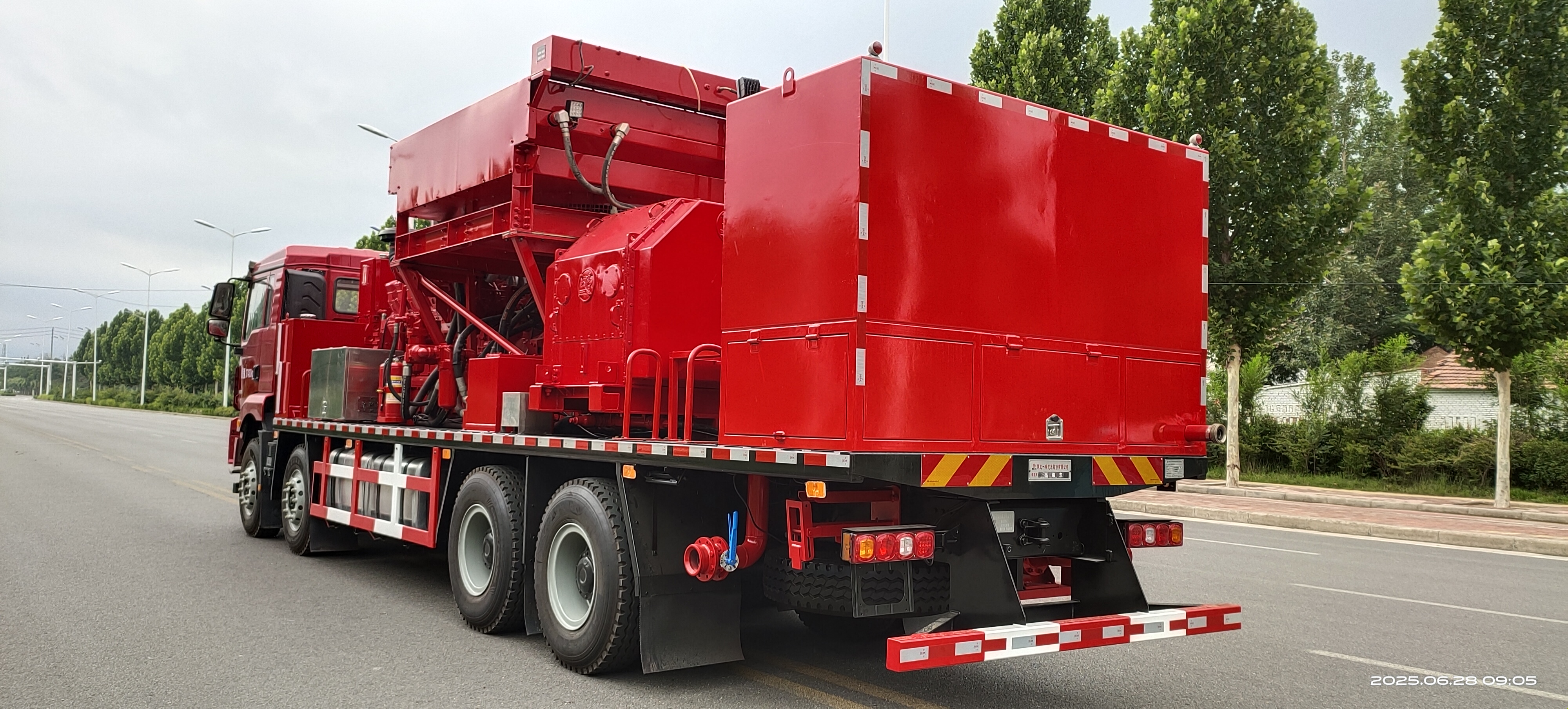 Heavy Duty Oilfield Gearbox Left-Rear View | Vance Petro Petroleum Gearbox