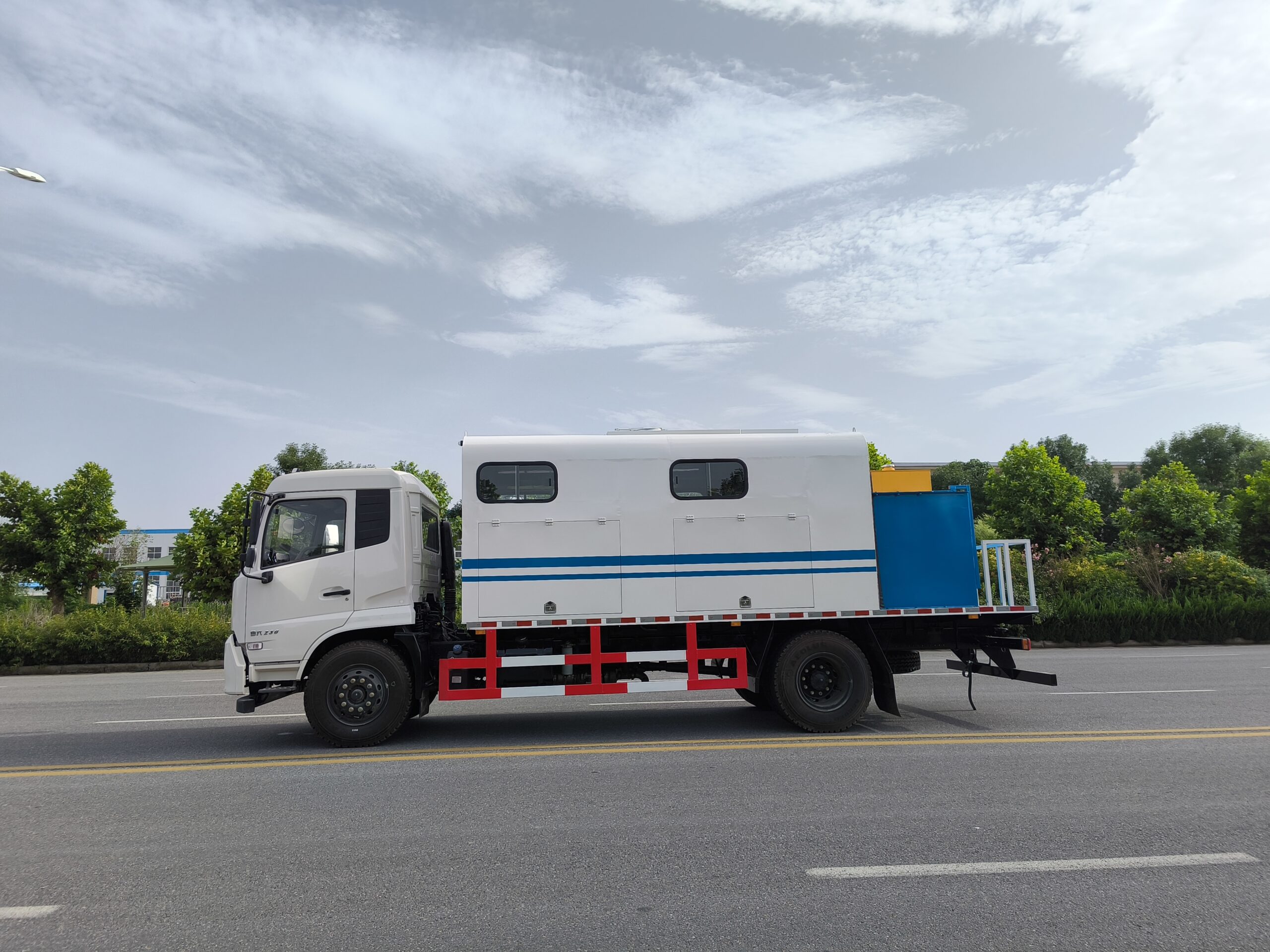 Vehicle mounted boiler right side view